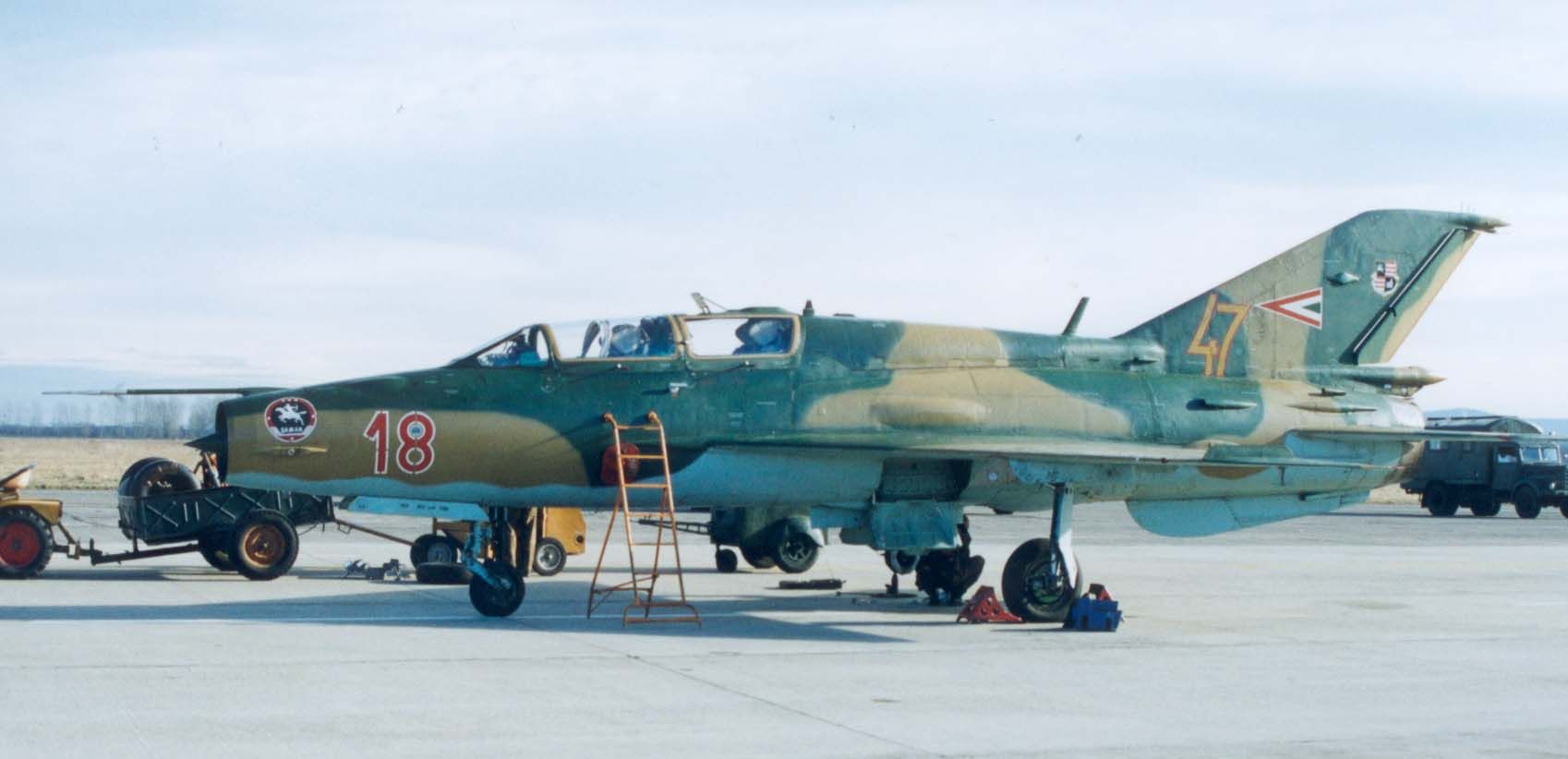 248.176.1_MiG_21UM_18_LHPA_IH001.jpg