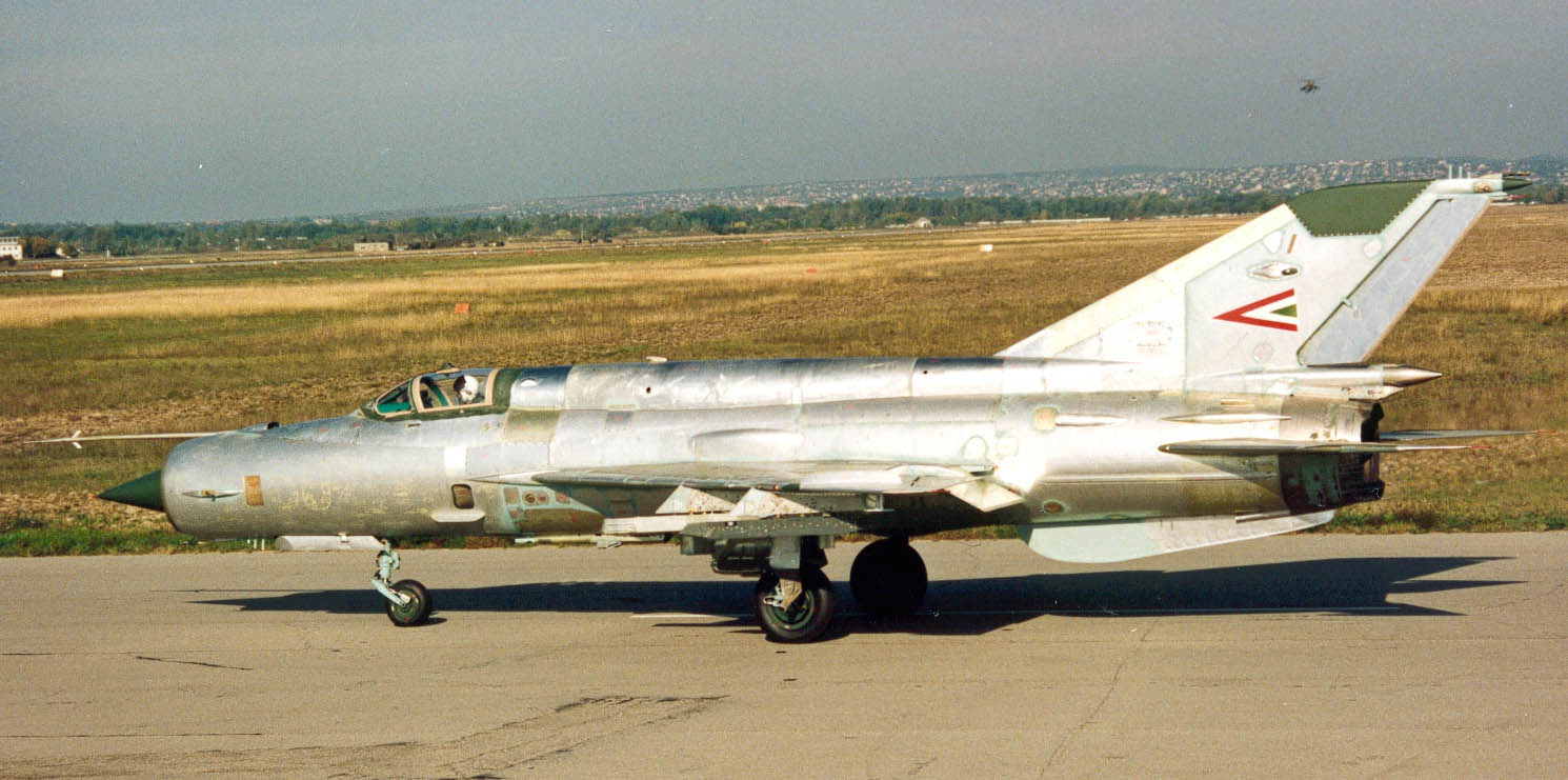 248.230.2_MiG_21bis_LHTL_931012_JG005.jpg