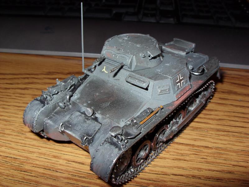 Panzer I/A

itt látszik h túl fekete lett az eleje...