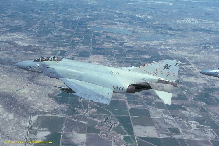 102 F-4S 153824 ND102 VF301 1983
