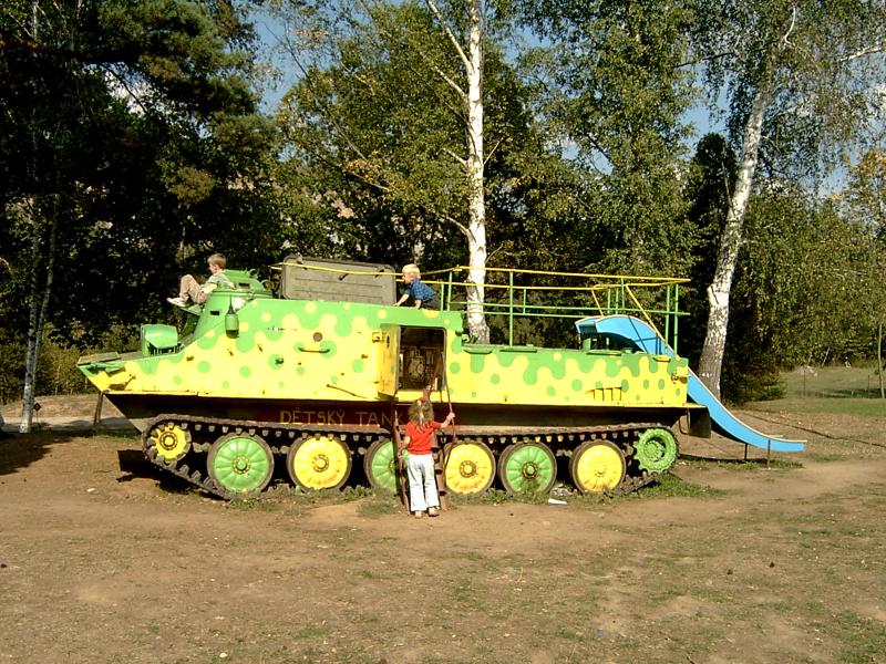 BTR-50 gyerekeknek II

Csehszlovák BTR.2