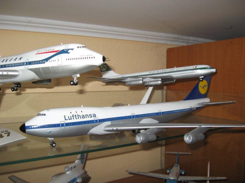 Lufthansa Jumbó korai festéssel

Lufthansa Jumbó korai festéssel