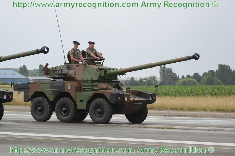 ERC-90_4e_regiment_chasseurs _4e_RCh_France_French_military_parade_14_july_2010_Paris_002