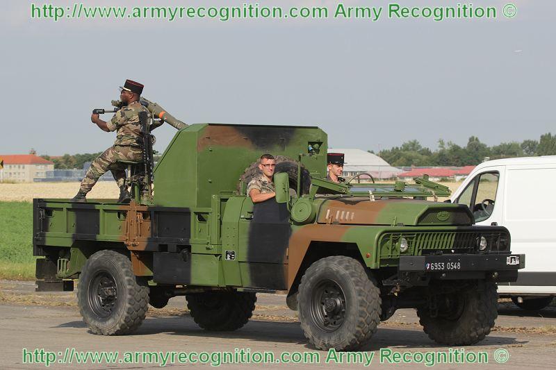 Pamela_VLRA_Mistral_ 54eRA_regiment_artillerie_14_juillet_july_2010_military_parade_defile_militaire_france_french_army_002
