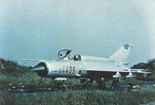 Mikojan-Gurjevics-MiG-21-4409-1