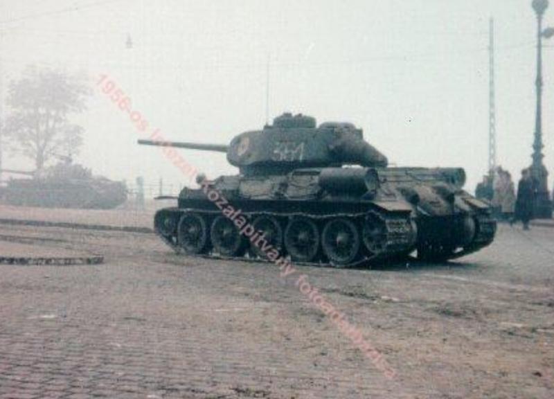 T-34-85   MN   1956