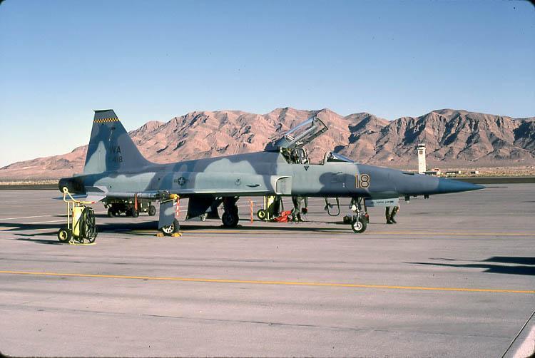 18 F-5E 71-1418 57th FWW 1988