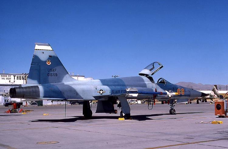 69 F-5E 74-01569-69 57 FWW 1980