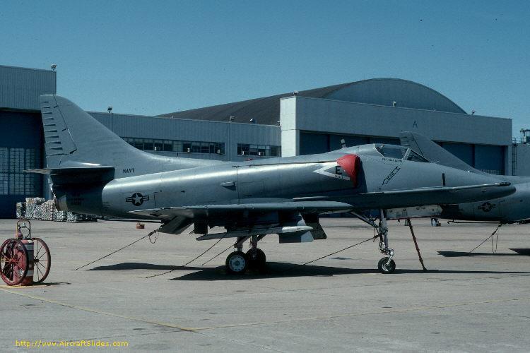 1 A-4F 154200 VC-12 SUPERFOX