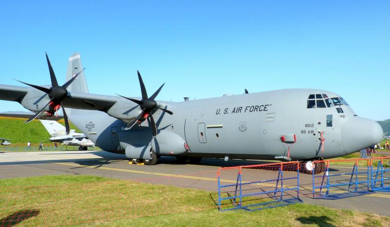 a C-130 USAF 2