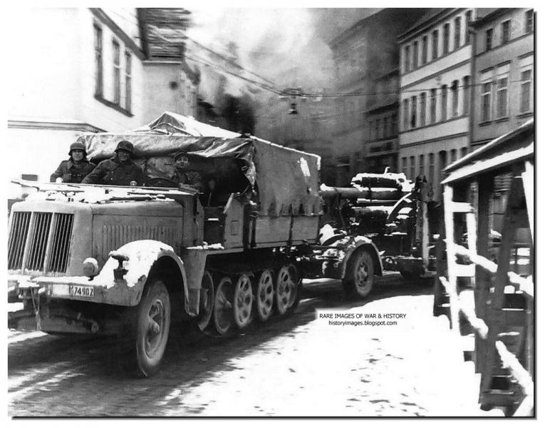 german-heavy-half-track-tractor-tows-Sdfdz7-88cm-Flak-stettin-march-1945