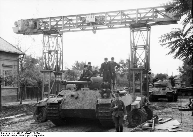 Bundesarchiv_Bild_101I-244-2323-27A_Ostfront