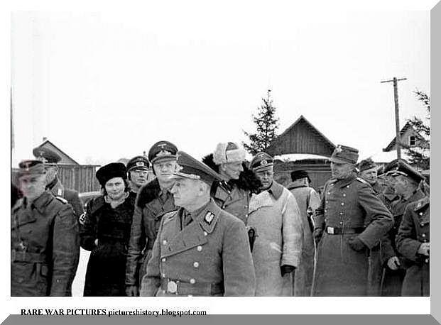 russian-under-german-occupation-nazi-rule-ww2-second-world-war-rare-images-pictures-photos-007