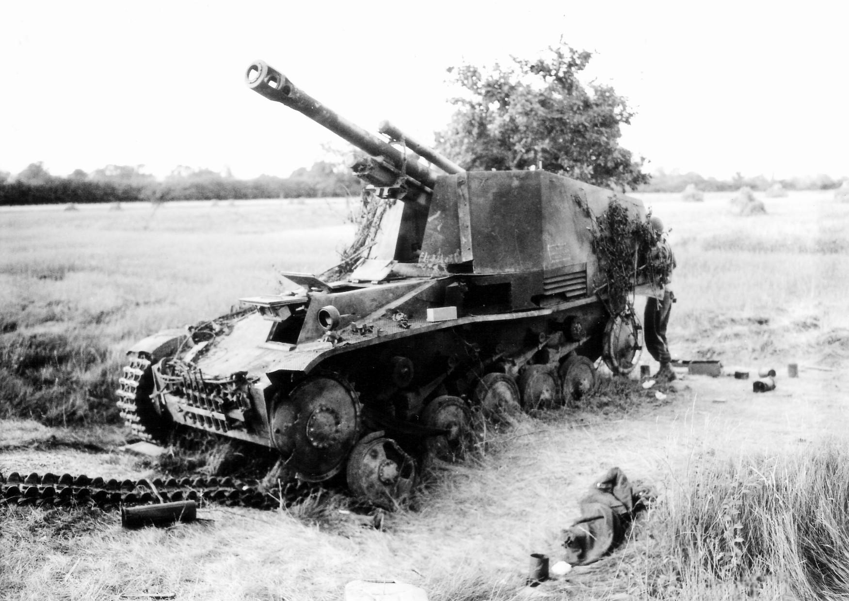 Destroyed_german_self-propelled_gun_carriage
