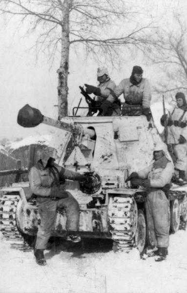 Bundesarchiv_Bild_101III-Roth-173-01,_Russland,_Raum_Charkow,_Jagdpanzer (1)