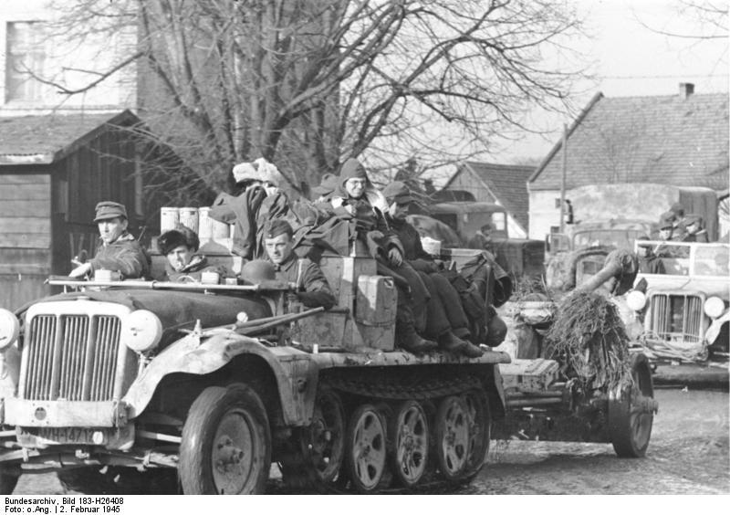 Bundesarchiv_Bild_183-H26408,_Rückzug_deutscher_Truppen_auf_Breslau (1)
