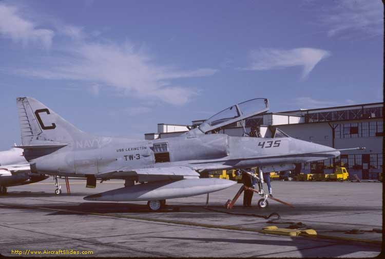 435 TA-4J 154319 C TW-3 1987