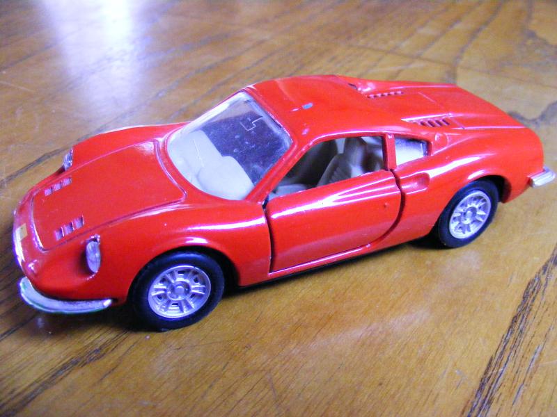 Ferrari Dino 246GT 1/36    1000.-
