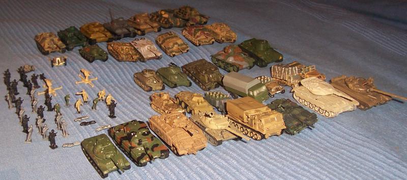 1/160, 1/144 tankok járművek, katonák 15000 Ft az egész egyben

Darabonként is eladók!