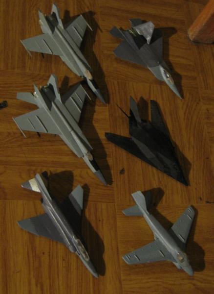 méretarány 144 1

1:144 A-6E, F-4, YF-22, F-117, MIG-25(2 db)