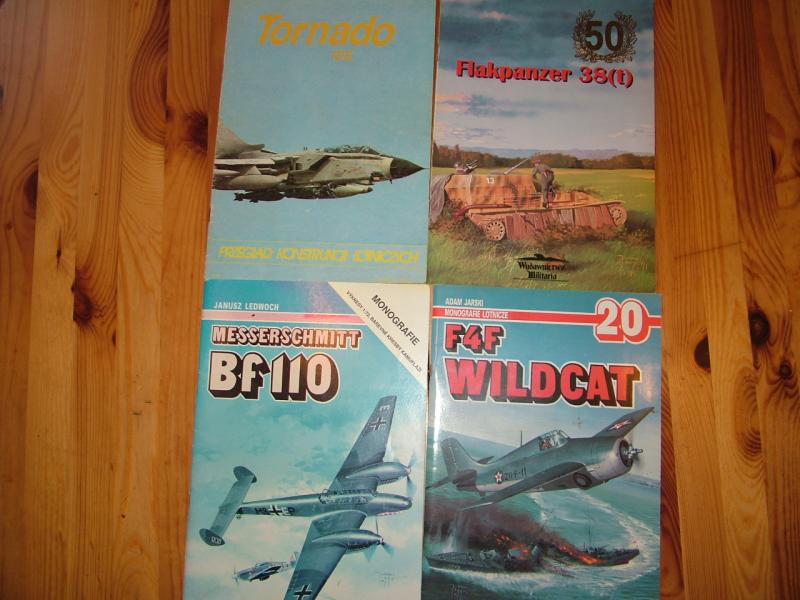 DSCF0098

Tornado 100.-
Bf-110 58 oldalas, középen színes festési variációkkal. 1.200.-
F4F wildcat 68 oldalas, középen színes festési variációkkal.  1.200.-
Flakpanzer 26 oldalas, középen 4 oldalas színes festési variációkkal. 800.-
