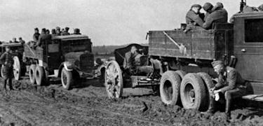 Soviet Trucks w. 10.5cm gun