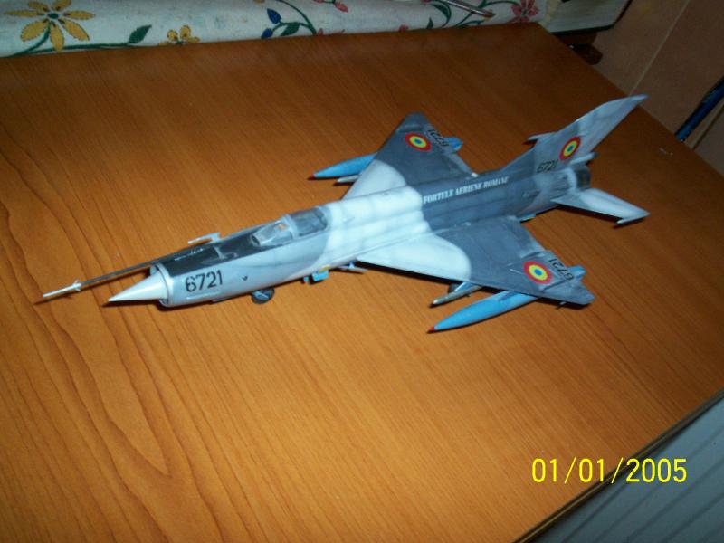 100_4002

Mig-21 Lancer 1/48-as kész makett 2200.-