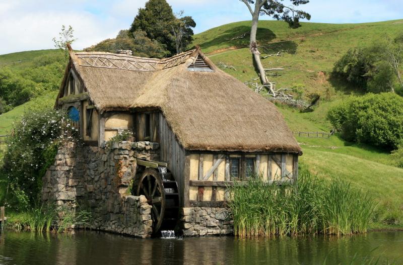 The-Mill-Hobbiton-film-set-New-Zealand