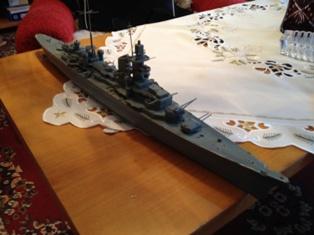 1/400

Prinz Eugen , 90% ragasztva, de még van rajta mit csinálni 4000 Ft