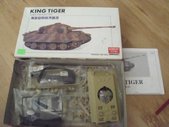2900,- Ft

1/48 Academy King Tiger + működő motor