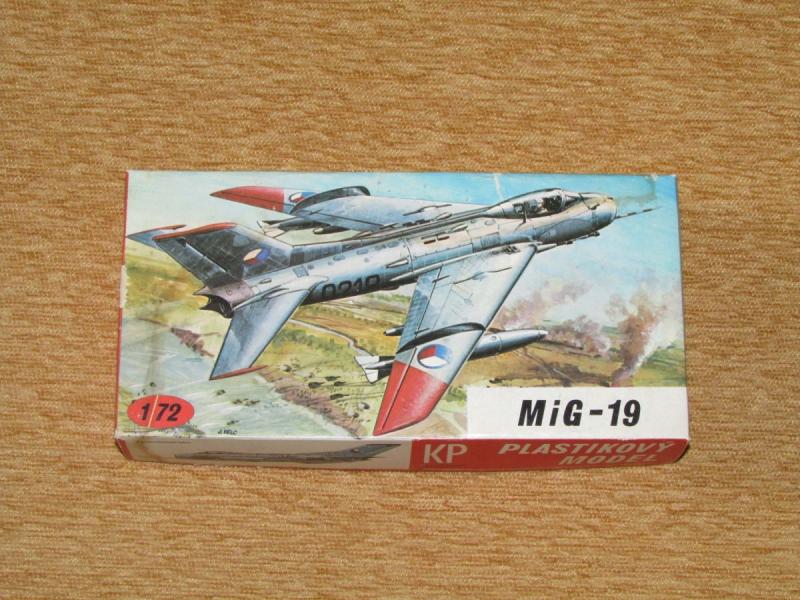 KP 1_72 MiG-19 makett
