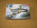 Academy 1_144 Luftwaffe F-4F makett