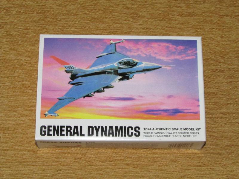Hobbycraft 1_144 General Dynamics F-16XL makett