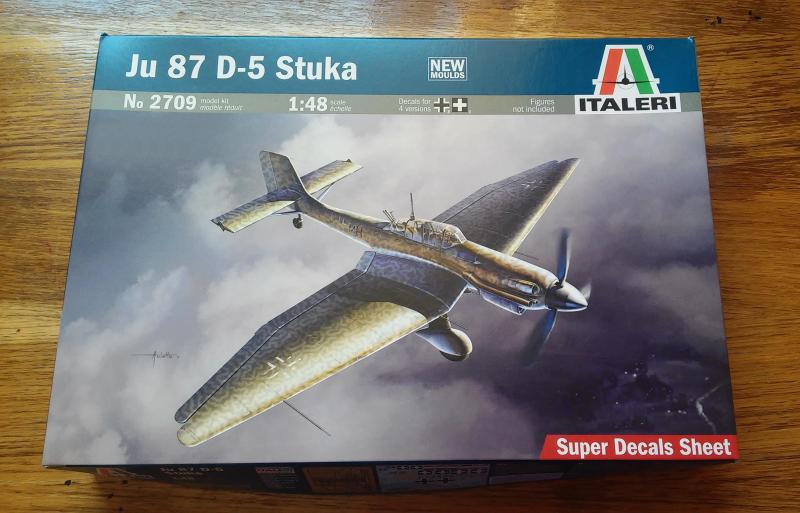 7000,-

Italeri 1/48
2709 Junkers Ju-87D-5 Stuka (gyári maratással és magyar matricával)