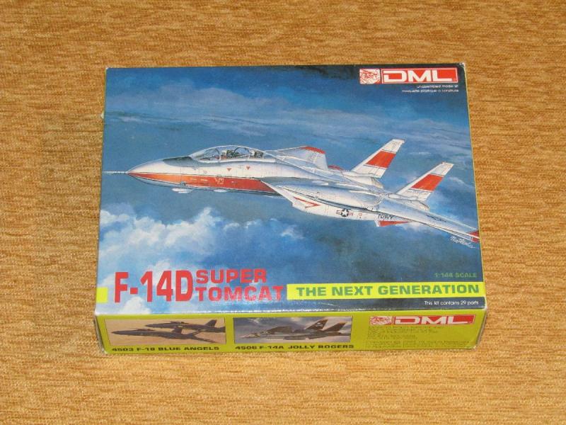 DML 1_144 F-14D Super Tomcat makett