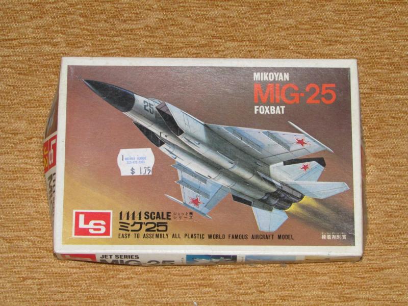 LS 1_144 Mikoyan Mig-25 Foxbat makett