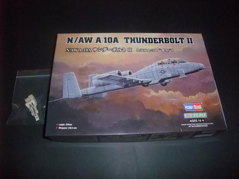 1/72 N/AW A-10A Thunderbolt II. + modern bomba beemelő

4500.-