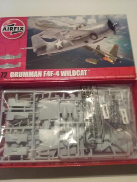 airfix  F4F-4 3000FT