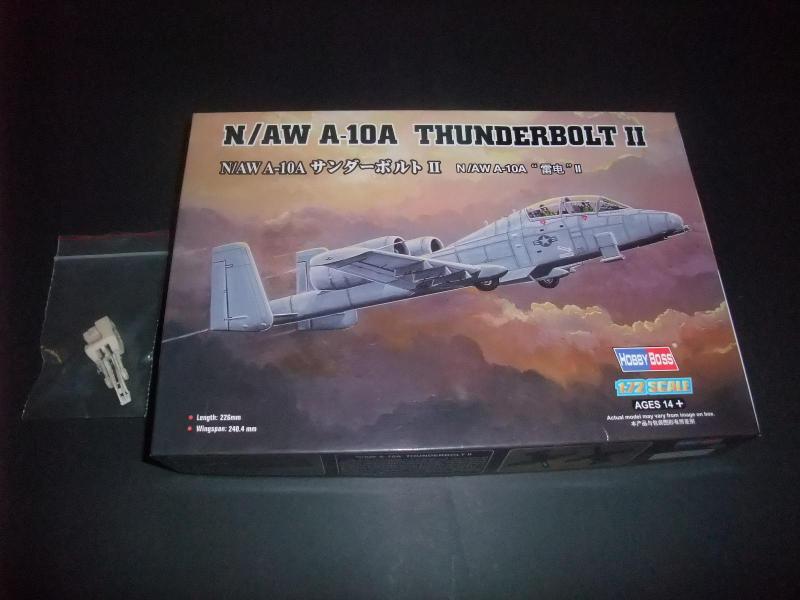 1/72 N/AW A-10A Thunderbolt II. + modern bomba beemelő

4200.-