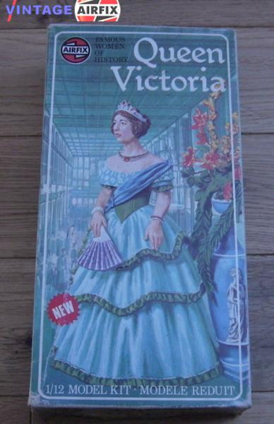 Box-Queen_Victoria-03544-4