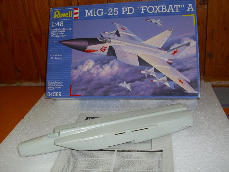 MiG-25 1:48

elkezdett állapotban a kép szerint 5000ft
