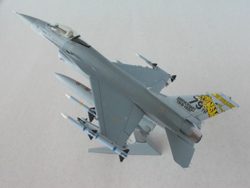 F-16  12