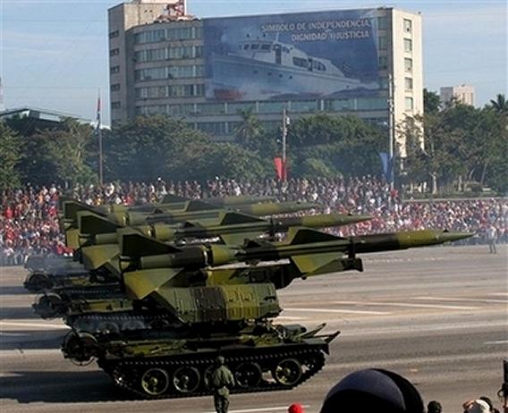 Cuban_T-55_with_SA-2_missile_news_02122006_001