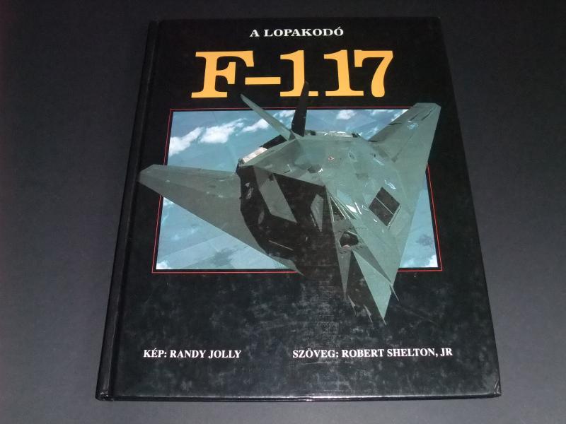 A lopakodó F-117

1850.-