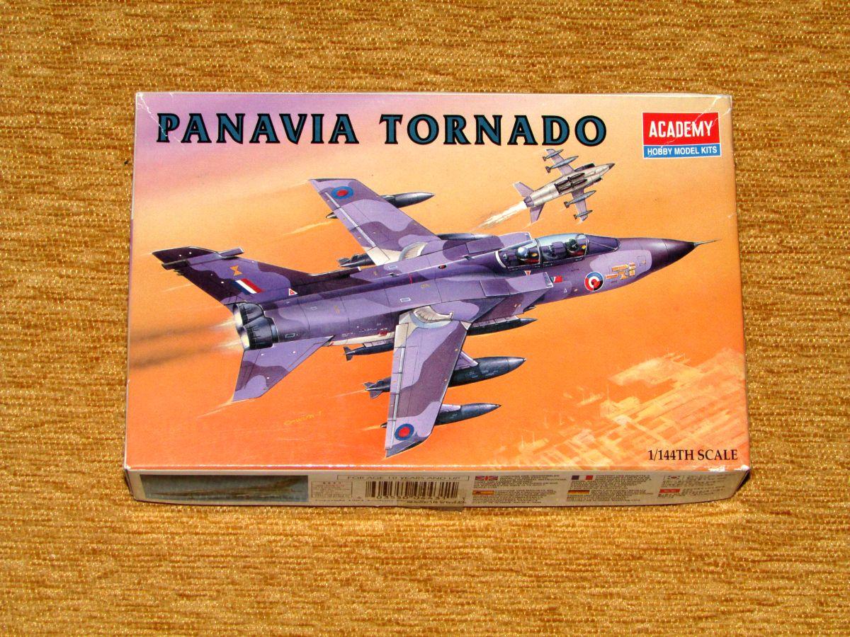 Academy 1_144 Panavia Tornado 900.-