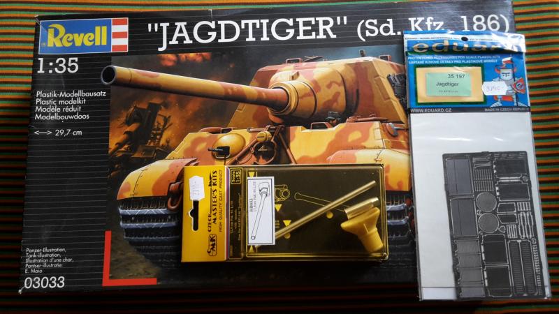 Revell 03033 Jagdtiger Sd.Kfz. 186   12,000.- Ft