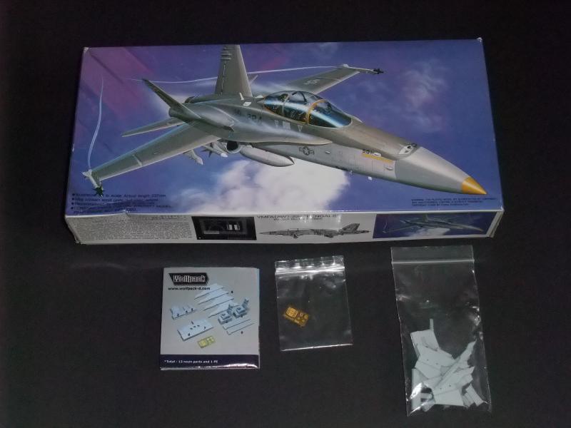 1/72 Fujimi F/A-18D Hornet + Wolfpack kíegészítővel

7000.-