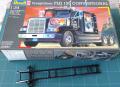 REVELL FREIGHTLINER FLD 120 elkezdett.  6.000 ft

6.000ft