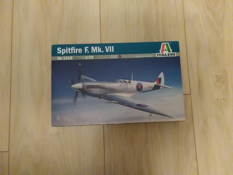 Spitfire

1/72 új 2.000,-