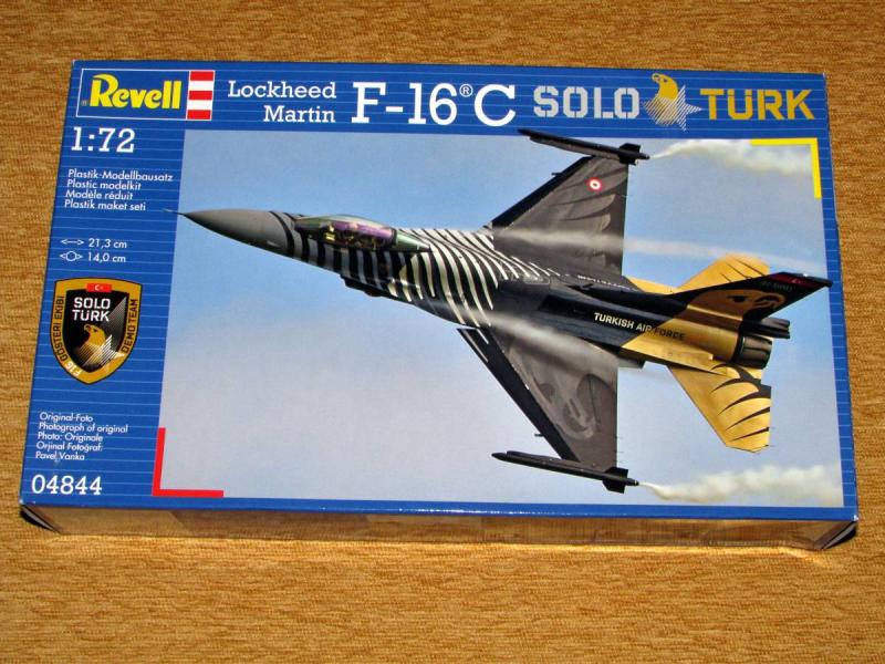 Revell 1_72 Lockheed Martin F-16C Solo Türk 4.300.-
